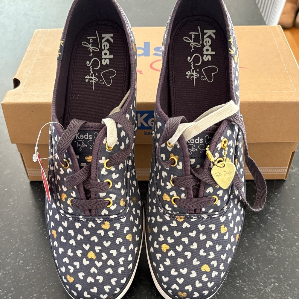 NEW Keds X TAYLOR SWIFT Women's Sneakers - Navy, White and Gold Hearts